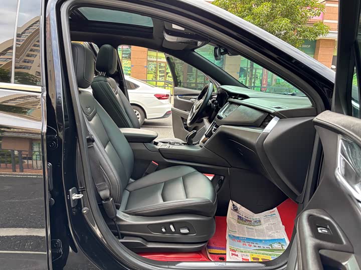 Фото 25 - Cadillac XT5