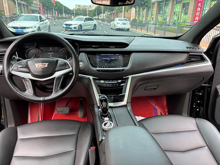 Фото 28 - Cadillac XT5