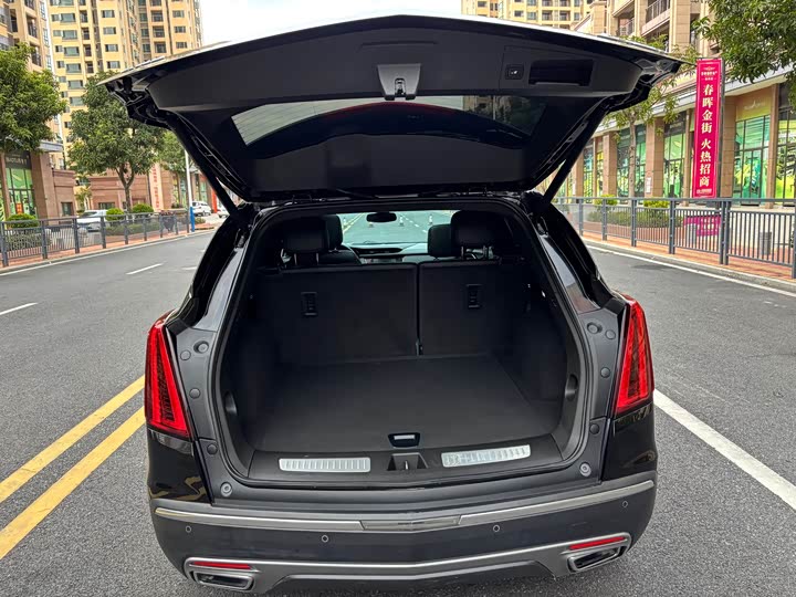 Фото 9 - Cadillac XT5