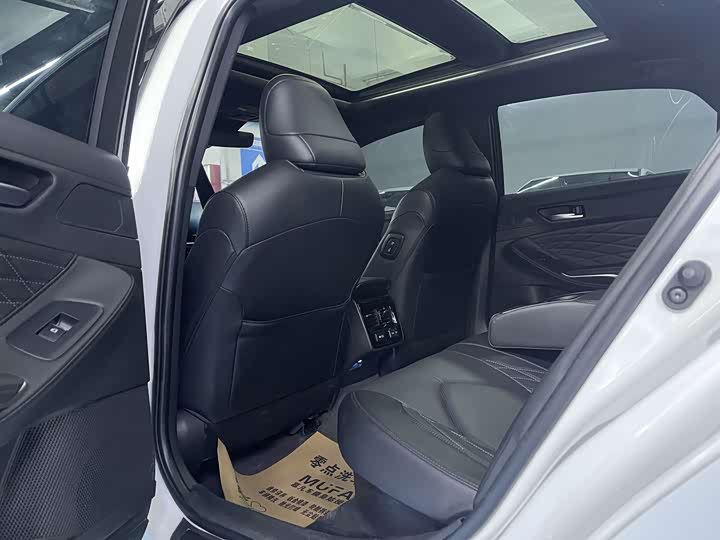 Фото 6 - Toyota Avalon