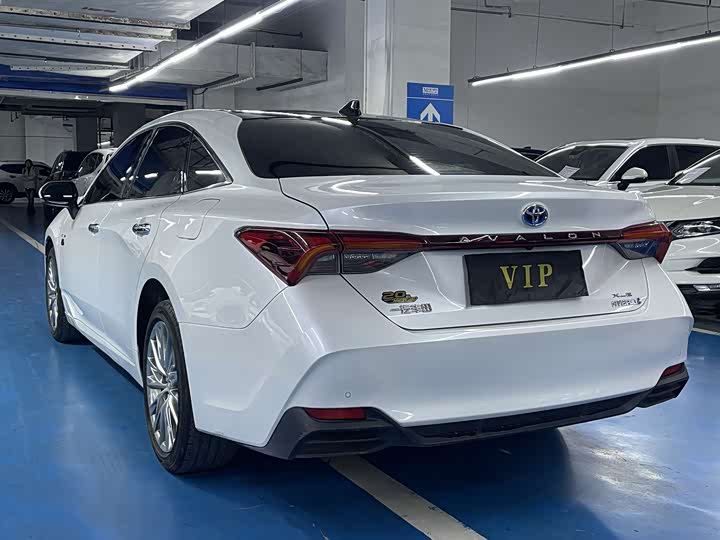 Фото 7 - Toyota Avalon