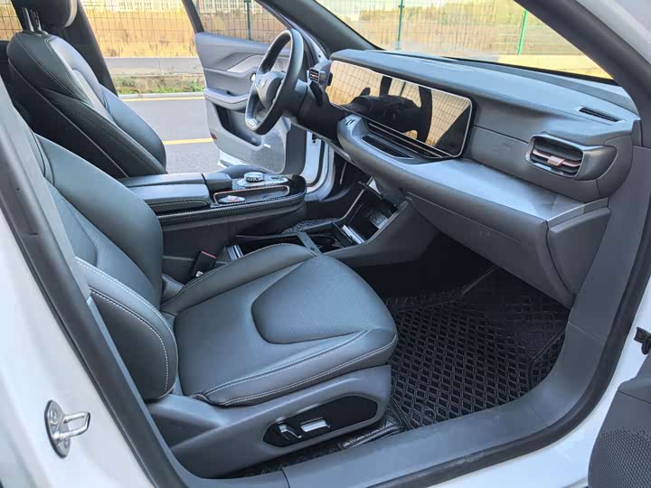 Фото 16 - BAIC Arcfox Alpha S