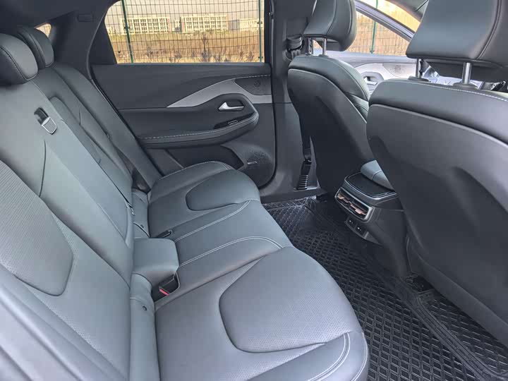 Фото 17 - BAIC Arcfox Alpha S