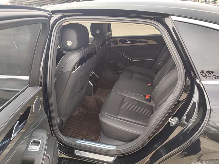 Фото 11 - Hongqi H9