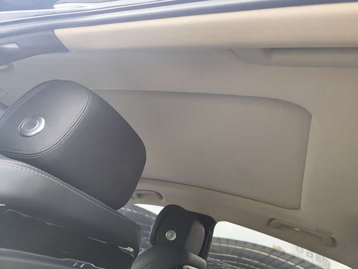 Фото 9 - Hongqi H9