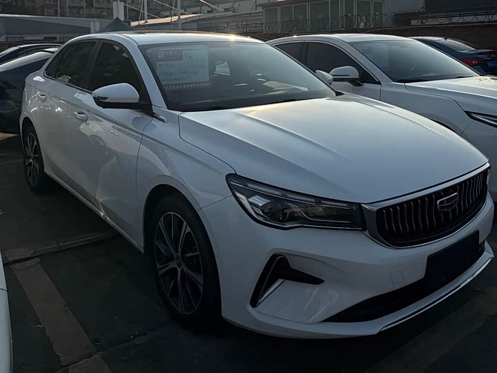 Фото 3 - Geely Emgrand