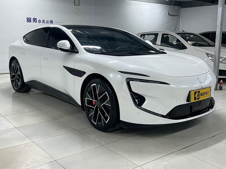 Фото 3 - Avatr 12