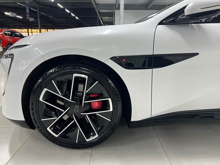 Фото 4 - Avatr 12