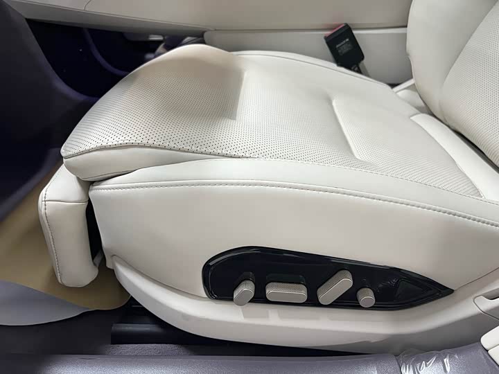 Фото 8 - Avatr 12