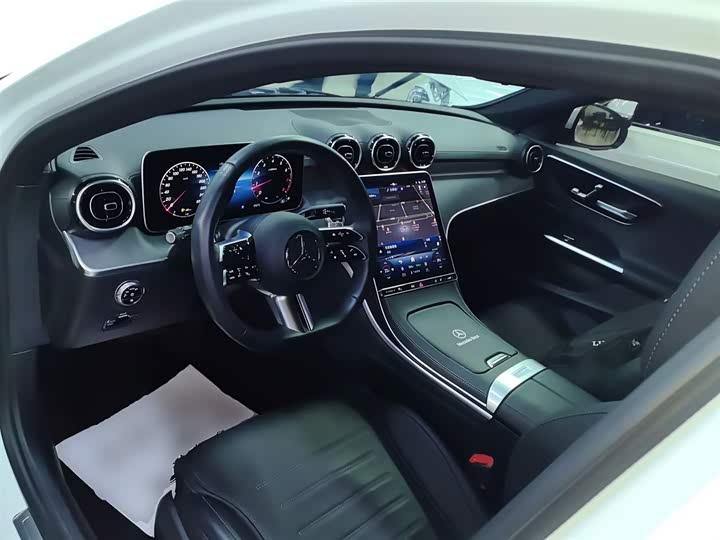 Фото 10 - Mercedes-Benz C-Class