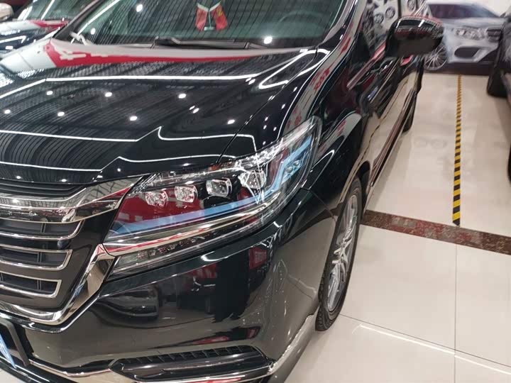 Фото 15 - Honda Elysion