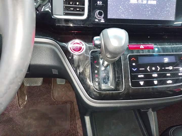 Фото 6 - Honda Elysion