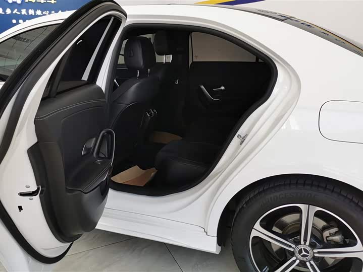 Фото 11 - Mercedes-Benz A-Class