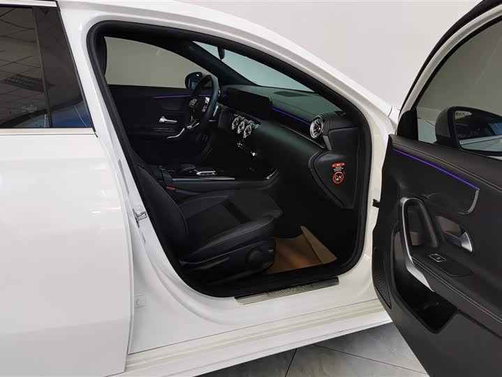 Фото 8 - Mercedes-Benz A-Class