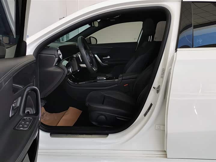 Фото 9 - Mercedes-Benz A-Class