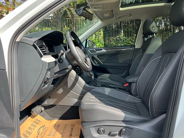 Фото 13 - Volkswagen Tiguan L Pro