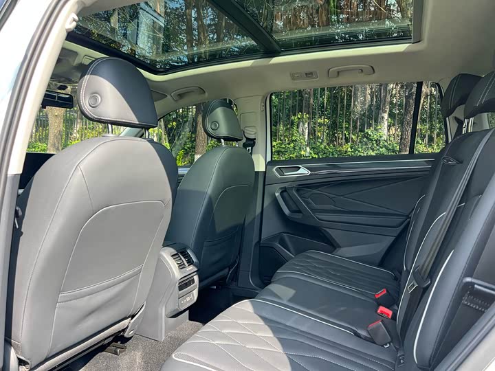 Фото 15 - Volkswagen Tiguan L Pro