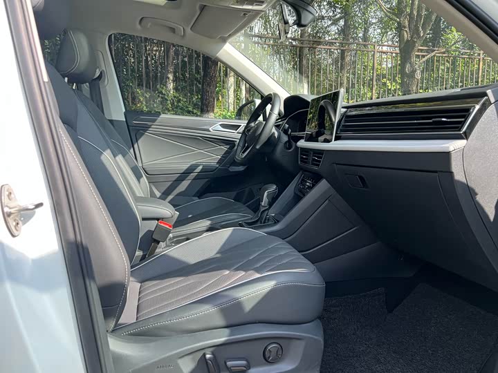 Фото 17 - Volkswagen Tiguan L Pro