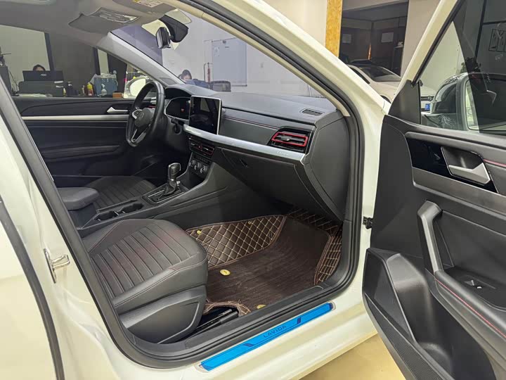 Фото 10 - Volkswagen Lavida