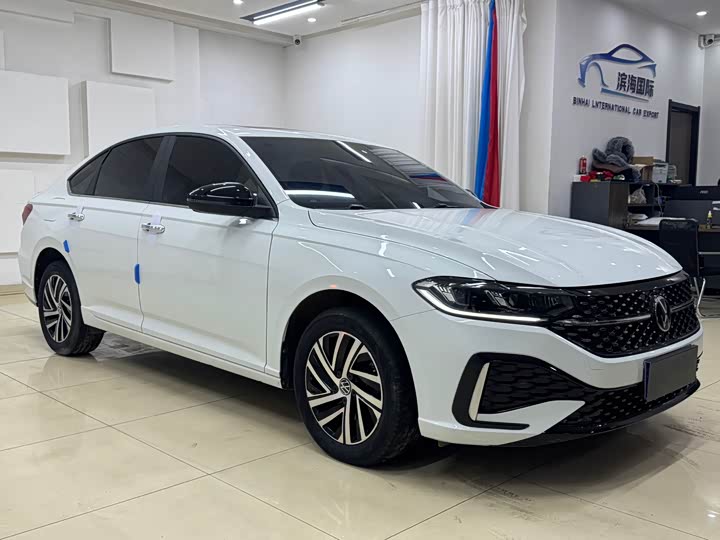 Фото 3 - Volkswagen Lavida