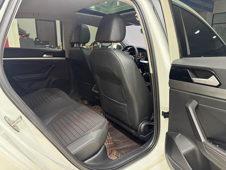 Фото 9 - Volkswagen Lavida