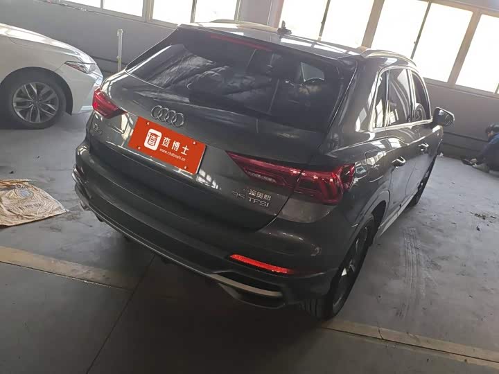 Фото 4 - Audi Q3