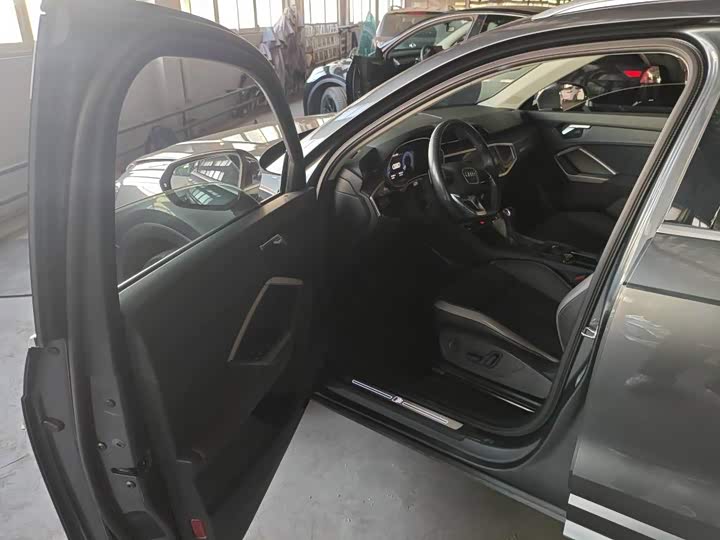 Фото 5 - Audi Q3