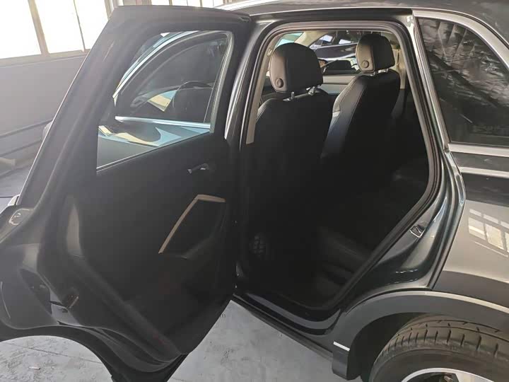 Фото 6 - Audi Q3