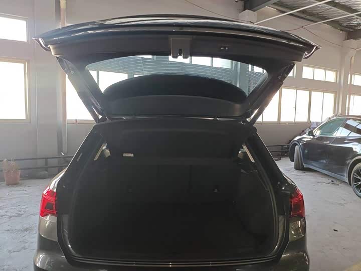 Фото 9 - Audi Q3