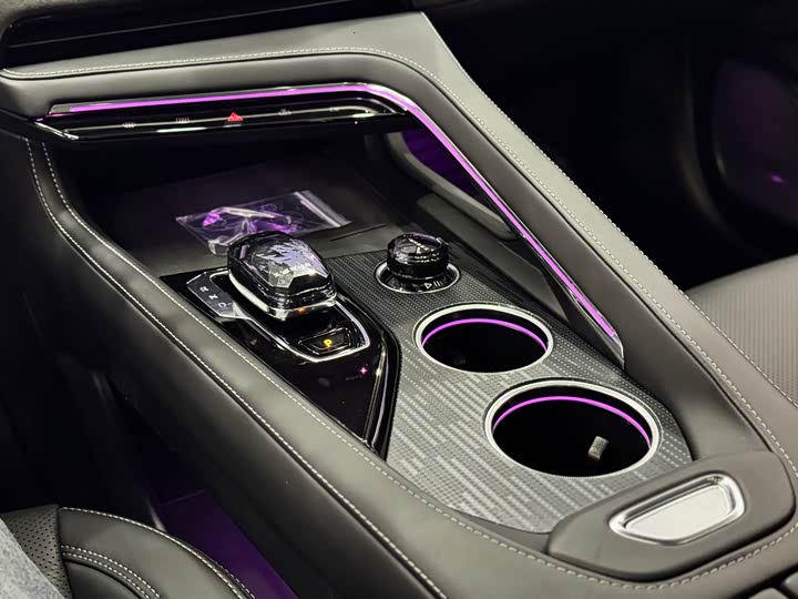 Фото 17 - Zeekr 001