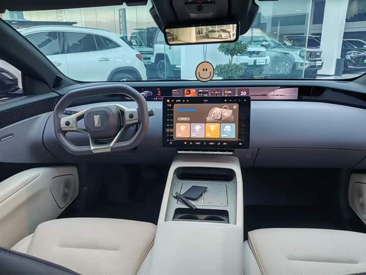 Фото 3 - Avatr 12