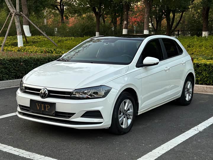 Фото 1 - Volkswagen Polo