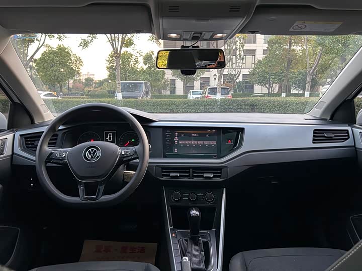 Фото 12 - Volkswagen Polo