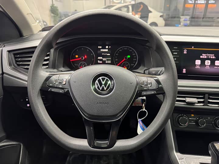 Фото 15 - Volkswagen Polo