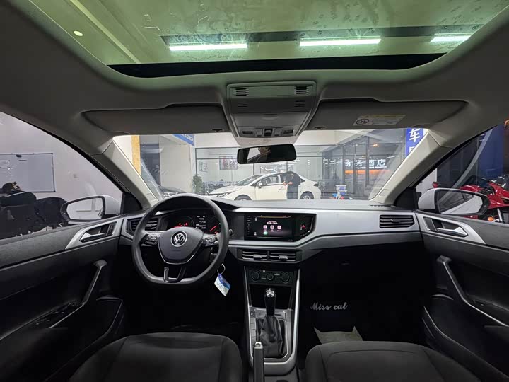 Фото 17 - Volkswagen Polo