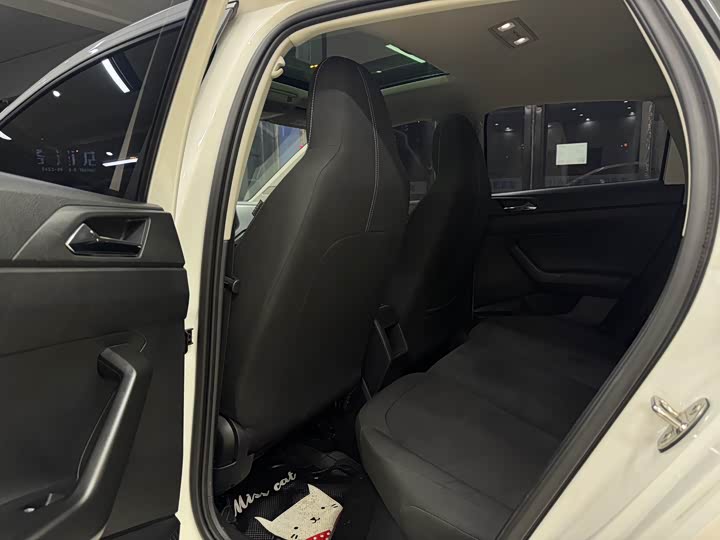 Фото 8 - Volkswagen Polo