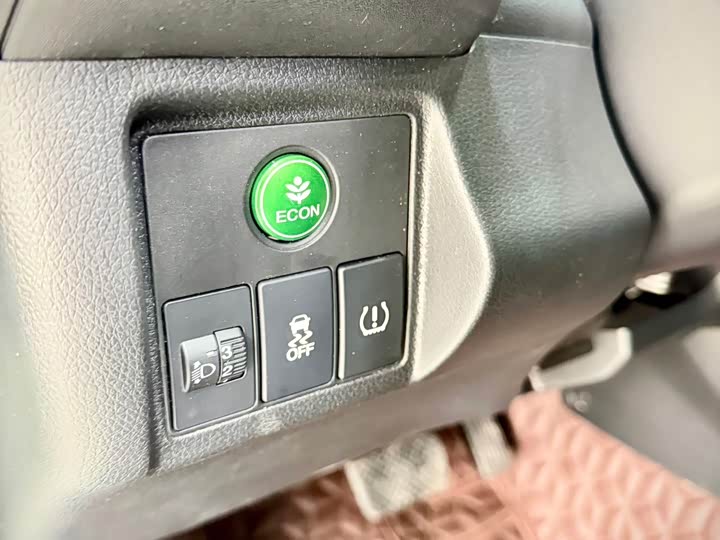 Фото 13 - Honda Vezel