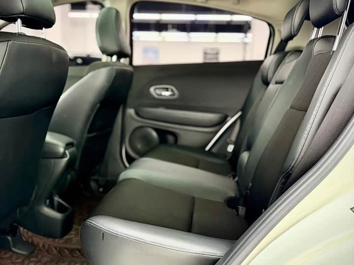 Фото 15 - Honda Vezel