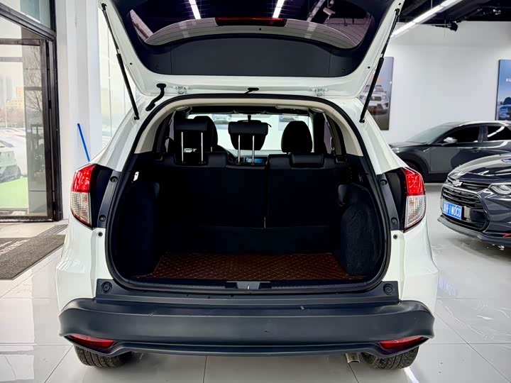 Фото 17 - Honda Vezel