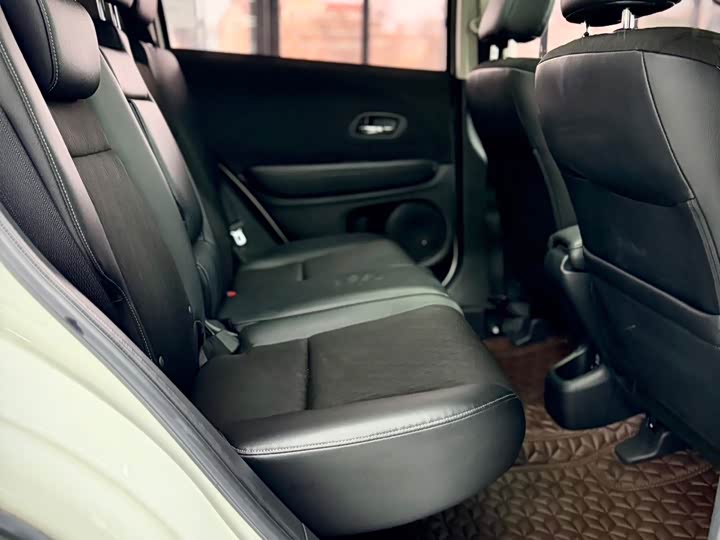 Фото 20 - Honda Vezel