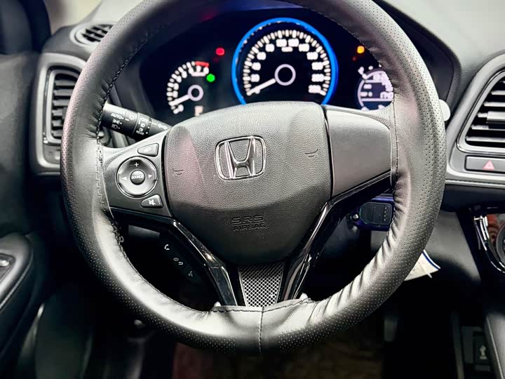 Фото 21 - Honda Vezel