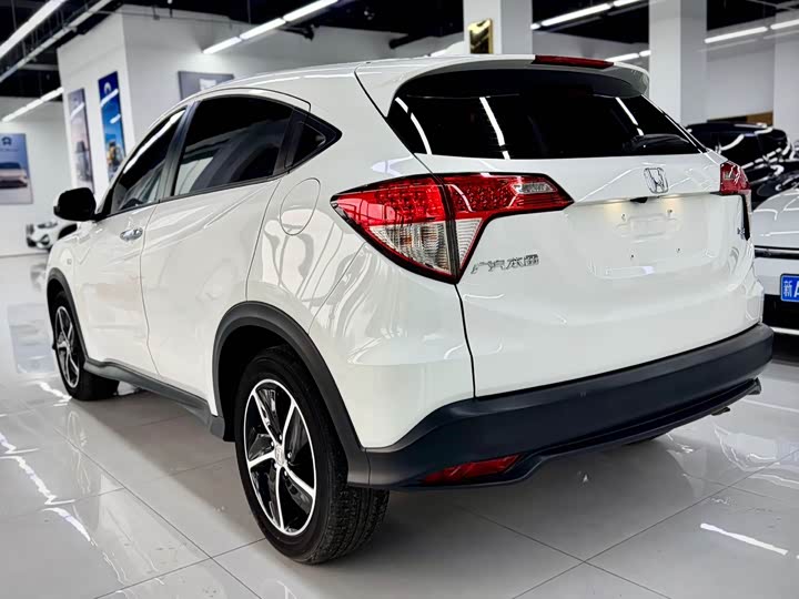 Фото 4 - Honda Vezel