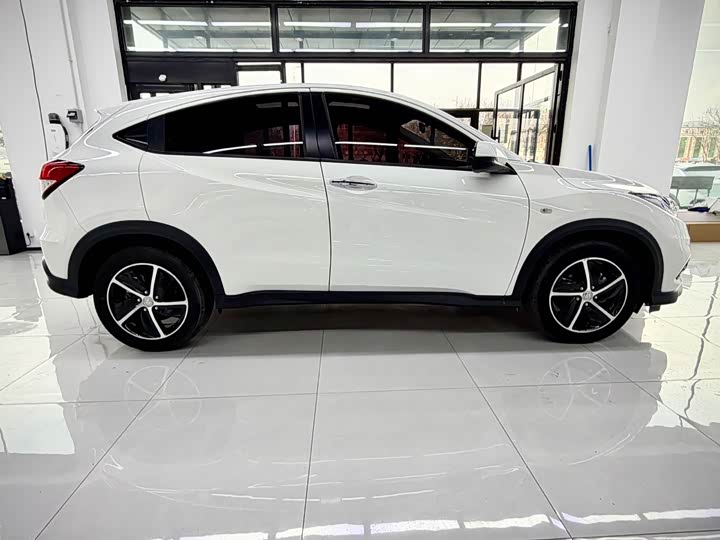 Фото 7 - Honda Vezel