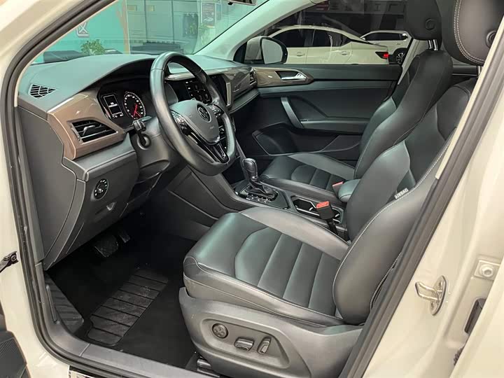 Фото 12 - Volkswagen Tharu