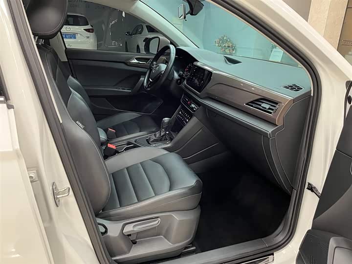 Фото 14 - Volkswagen Tharu