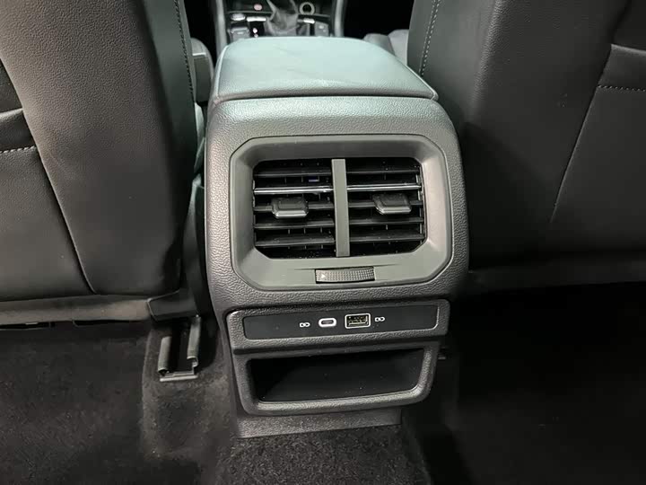 Фото 16 - Volkswagen Tharu