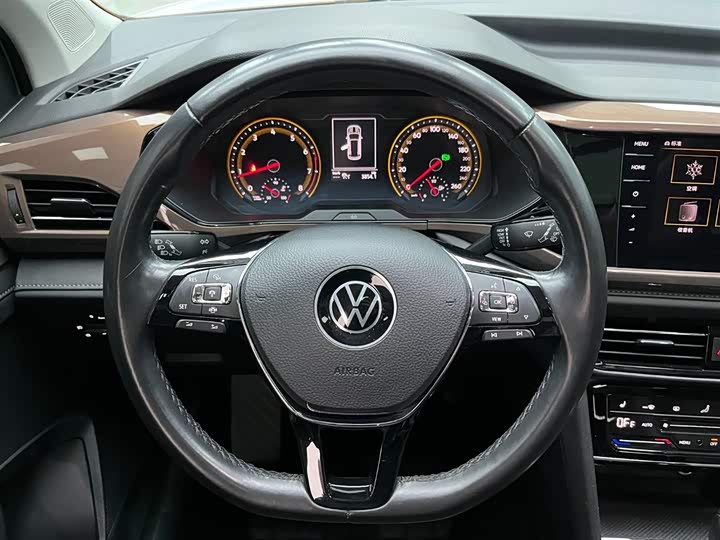 Фото 4 - Volkswagen Tharu