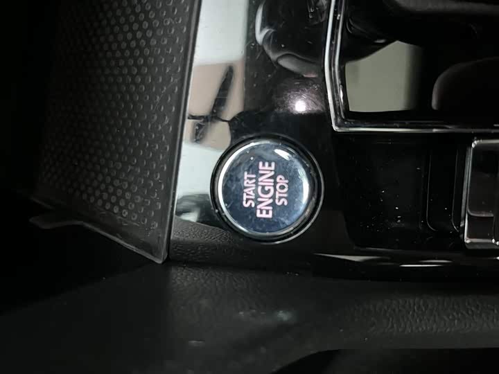 Фото 5 - Volkswagen Tharu