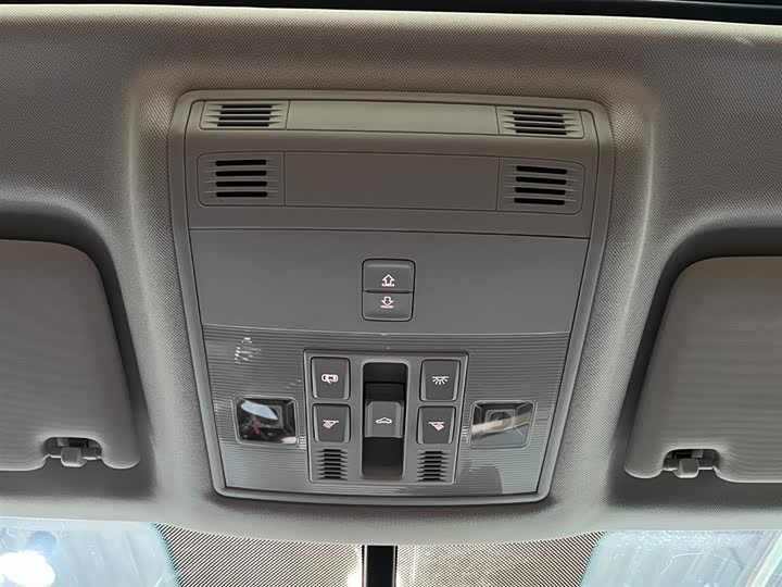 Фото 9 - Volkswagen Tharu