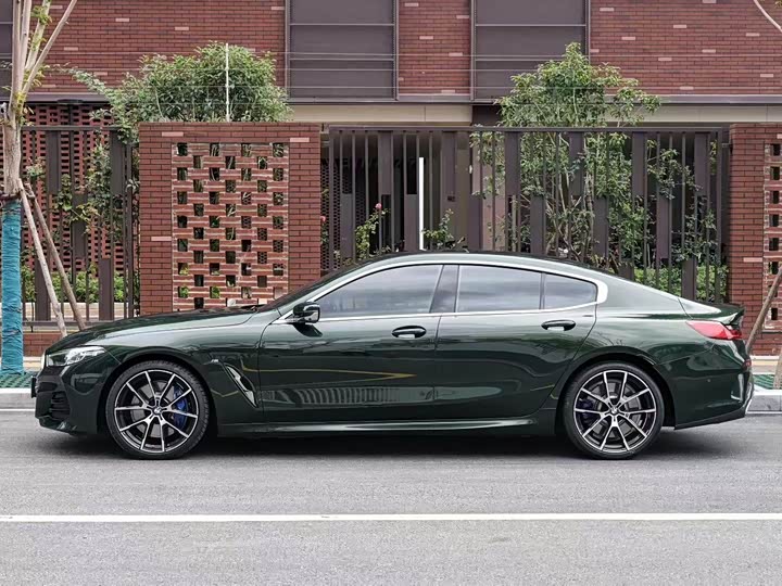 Фото 2 - BMW 8 Series
